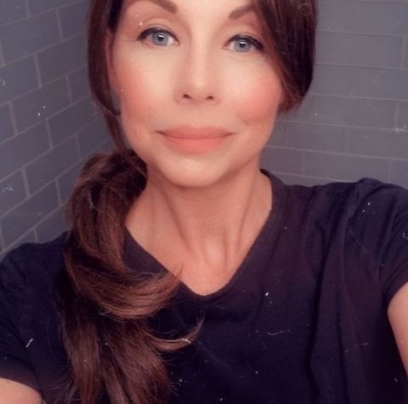 Meet your Posher, Bee - Picture 1 of 1